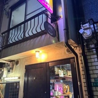 天王寺の閑静な路地裏に佇むBakery Kitchen aioiは、"パン…