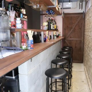 天王寺駅近くの阿倍野筋にあるBakery Kitchen aioiは、昼は香り…